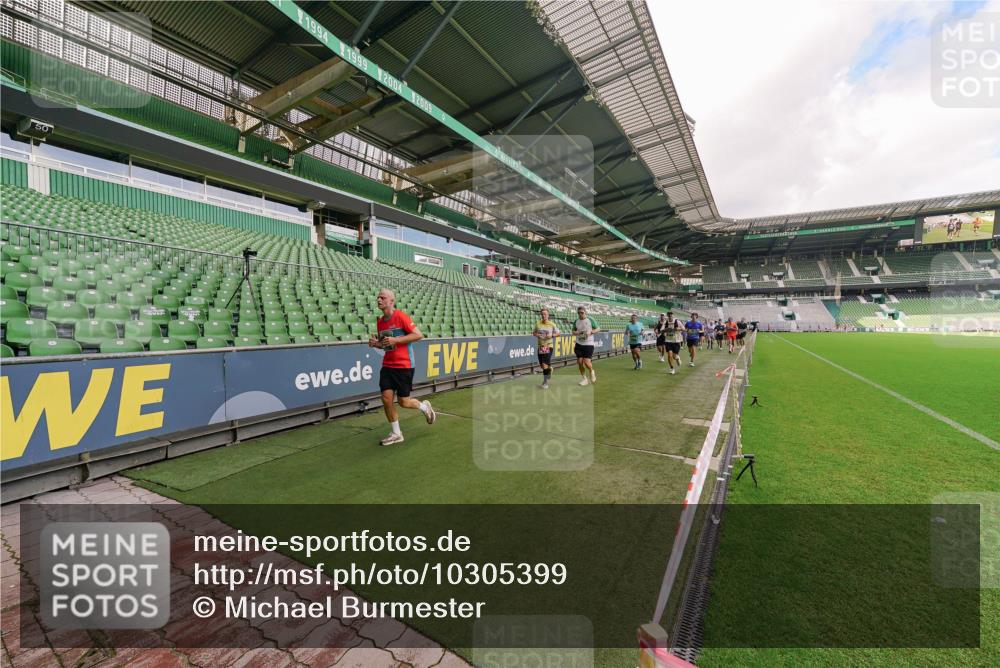 13.09.2026 - 21. swb-Marathon Bremen Michael Burmester http://msf.ph/oto/10305399 13.09.2026 12:55:59 Laufen im Stadion 201, 205, 307, 388, 411, 431, 465, 495, 655, 854, 876, 913, 926, 948, 1053, 1058, 1130, 1197, 1390, 1537, 1599, 1645, 1750, 1972, 2001, 2040, 2122, 2125, 2234, 2251, 2260, 2319, 2383, 2390, 2473, 2474, 2535, 2604, 2634, 2733, 2761, 2812, 2870, 2922, 2948, 3057, 3119, 3134, 3175, 3192, 3202, 3206, 3241, 3246, 3290, 3346, 3348, 3356, 3411, 3508, 3706, 3716, 3836, 4135, 4137, 4171, 4413, 4455, 4479, 4733, 5277, 5430, 5530, 6106, 107, 2498 meine-sportfotos.de