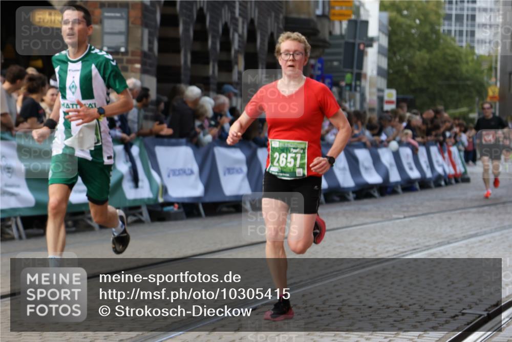 13.09.2026 - 21. swb-Marathon Bremen Strokosch-Dieckow http://msf.ph/oto/10305415 13.09.2026 12:59:20 Ziel 1118, 3584, 3624, 3688, 4399, 4847, 6991, 8065, 8994, 9120, 9329, 466, 862, 1800, 3251, 5316 meine-sportfotos.de