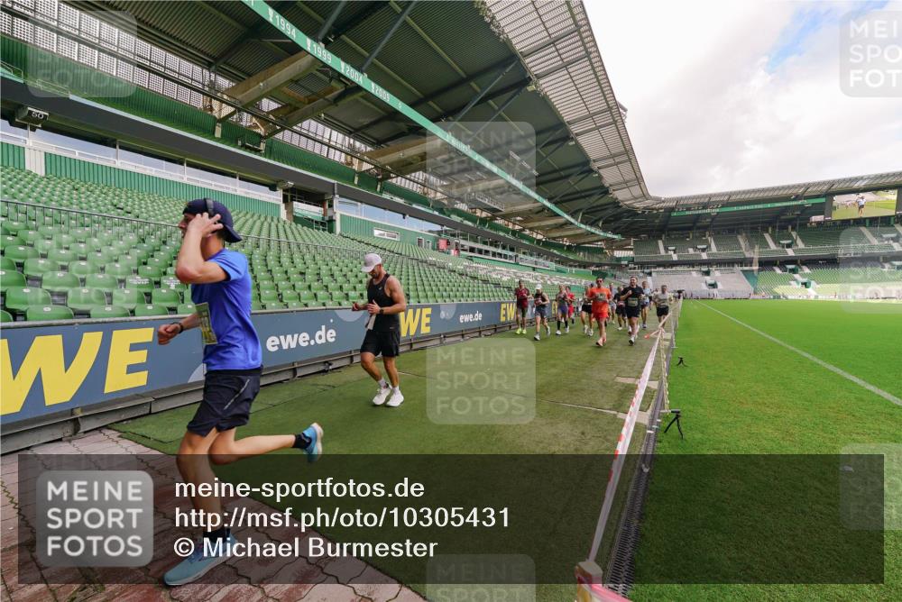 13.09.2026 - 21. swb-Marathon Bremen Michael Burmester http://msf.ph/oto/10305431 13.09.2026 12:56:03 Laufen im Stadion 201, 205, 307, 388, 411, 431, 465, 495, 655, 854, 876, 913, 926, 948, 1058, 1130, 1197, 1390, 1537, 1599, 1601, 1645, 1750, 1972, 2001, 2040, 2122, 2125, 2234, 2251, 2260, 2319, 2383, 2390, 2473, 2474, 2535, 2604, 2634, 2671, 2733, 2761, 2812, 2870, 2922, 2948, 3057, 3119, 3134, 3175, 3192, 3202, 3241, 3246, 3290, 3346, 3348, 3356, 3411, 3508, 3706, 3716, 3813, 3836, 4135, 4137, 4171, 4413, 4455, 4479, 4733, 5277, 5430, 5530, 6106, 107, 2498 meine-sportfotos.de