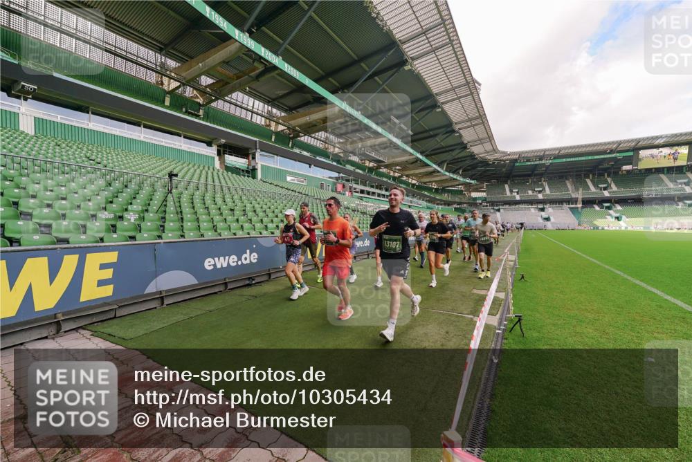 13.09.2026 - 21. swb-Marathon Bremen Michael Burmester http://msf.ph/oto/10305434 13.09.2026 12:56:06 Laufen im Stadion 201, 205, 307, 388, 411, 431, 465, 495, 655, 769, 854, 876, 913, 926, 948, 1058, 1130, 1197, 1390, 1537, 1599, 1601, 1645, 1750, 1972, 2001, 2040, 2122, 2125, 2234, 2251, 2260, 2319, 2383, 2390, 2473, 2474, 2535, 2604, 2634, 2671, 2733, 2761, 2812, 2922, 2948, 3057, 3119, 3134, 3175, 3192, 3202, 3241, 3246, 3290, 3346, 3348, 3356, 3411, 3458, 3508, 3706, 3716, 3813, 3836, 4135, 4137, 4171, 4413, 4455, 4479, 4733, 5277, 5430, 5530, 6106, 107, 2498 meine-sportfotos.de