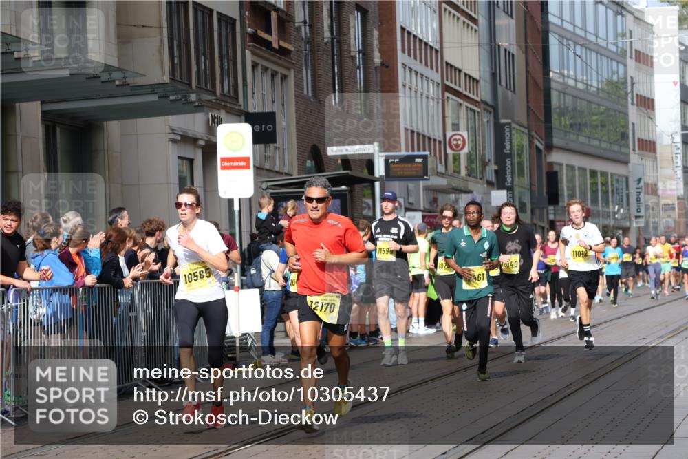 13.09.2026 - 21. swb-Marathon Bremen Strokosch-Dieckow http://msf.ph/oto/10305437 13.09.2026 10:53:06 Ziel 10222, 10448, 10479, 10585, 10626, 10757, 10780, 10821, 10845, 10886, 11012, 11168, 11242, 11379, 11446, 11590, 11800, 12040, 12056, 12119, 12170, 12275, 12308, 12461, 10284, 10304, 10714, 10734, 10827, 10863, 11038, 11238, 11282, 11386, 11575, 11766, 12019, 12369, 12398 meine-sportfotos.de
