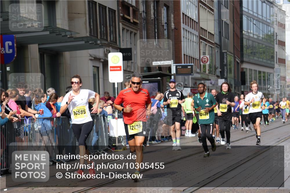 13.09.2026 - 21. swb-Marathon Bremen Strokosch-Dieckow http://msf.ph/oto/10305455 13.09.2026 10:53:07 Ziel 10222, 10448, 10479, 10585, 10626, 10757, 10780, 10821, 10845, 10886, 11012, 11168, 11242, 11379, 11446, 11590, 11800, 12040, 12056, 12119, 12170, 12275, 12308, 12461, 10284, 10304, 10714, 10734, 10827, 10863, 11012, 11038, 11238, 11282, 11386, 11575, 11766, 12019, 12170, 12369, 12398 meine-sportfotos.de