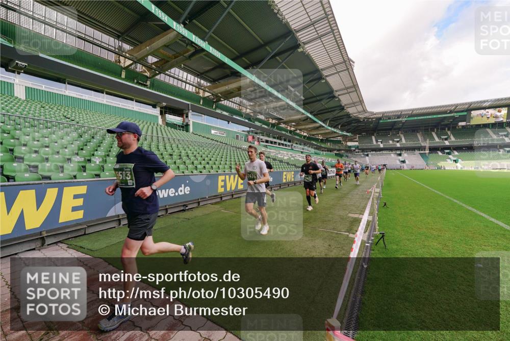 13.09.2026 - 21. swb-Marathon Bremen Michael Burmester http://msf.ph/oto/10305490 13.09.2026 12:56:14 Laufen im Stadion 205, 307, 388, 411, 431, 465, 495, 655, 769, 854, 857, 876, 913, 926, 948, 1058, 1130, 1197, 1390, 1537, 1599, 1601, 1645, 1750, 1972, 2001, 2040, 2122, 2125, 2234, 2251, 2260, 2319, 2383, 2473, 2474, 2535, 2604, 2634, 2640, 2671, 2761, 2812, 2948, 3057, 3078, 3119, 3134, 3175, 3192, 3202, 3246, 3290, 3346, 3348, 3411, 3458, 3508, 3514, 3706, 3716, 3813, 3836, 4135, 4137, 4171, 4413, 4455, 4479, 4733, 5277, 5430, 5530, 6106, 107, 2498 meine-sportfotos.de