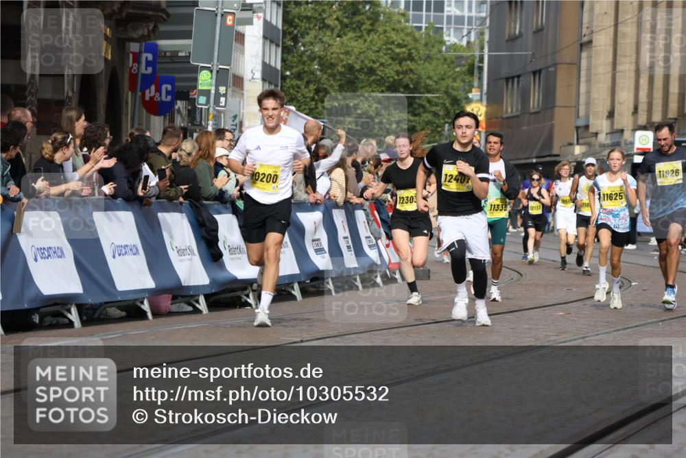13.09.2026 - 21. swb-Marathon Bremen Strokosch-Dieckow http://msf.ph/oto/10305532 13.09.2026 10:51:06 Ziel 10267, 10537, 10764, 11076, 11170, 11220, 11753, 11774, 11961, 12052, 12070, 12179, 12309, 12351, 12488, 12560, 13544, 10381, 10471, 10515, 10808, 10887, 11503, 11537, 11801, 11973, 12051, 12133, 12552 meine-sportfotos.de
