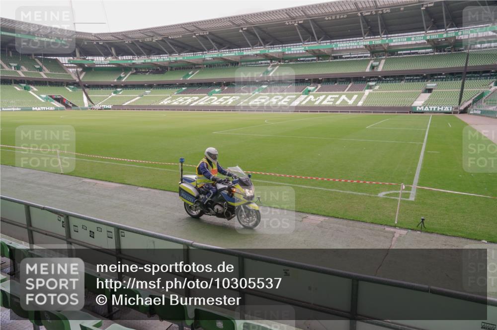 13.09.2026 - 21. swb-Marathon Bremen Michael Burmester http://msf.ph/oto/10305537 13.09.2026 11:53:44 Laufen im Stadion  meine-sportfotos.de