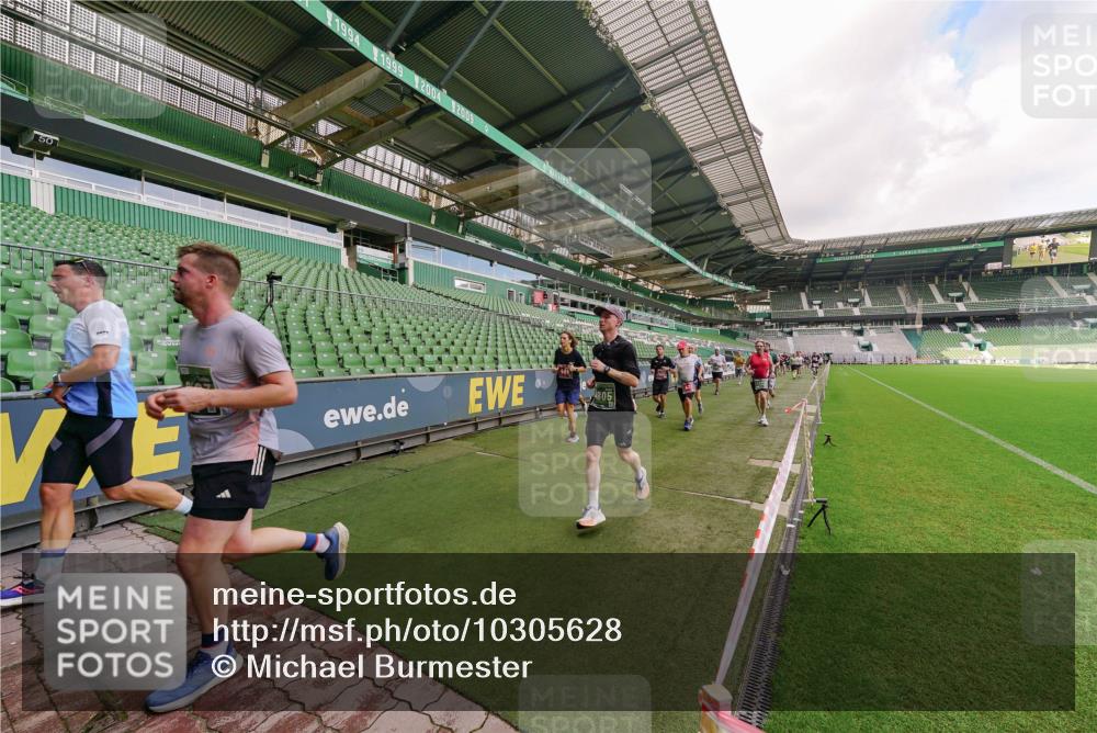 13.09.2026 - 21. swb-Marathon Bremen Michael Burmester http://msf.ph/oto/10305628 13.09.2026 12:56:41 Laufen im Stadion 205, 307, 411, 431, 465, 655, 769, 776, 854, 857, 876, 913, 926, 948, 1010, 1058, 1130, 1254, 1537, 1601, 1645, 1750, 1809, 1900, 1972, 2001, 2040, 2051, 2075, 2122, 2260, 2319, 2324, 2402, 2473, 2493, 2535, 2604, 2634, 2640, 2671, 2761, 2812, 2904, 2948, 3051, 3057, 3078, 3119, 3192, 3202, 3290, 3348, 3411, 3450, 3458, 3508, 3514, 3634, 3706, 3760, 3813, 3836, 3939, 4101, 4135, 4137, 4171, 4316, 4319, 4413, 4455, 4479, 4733, 5277, 5430, 5530, 6106, 107, 2498 meine-sportfotos.de