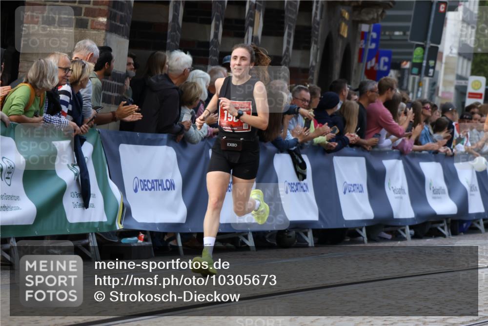 13.09.2026 - 21. swb-Marathon Bremen Strokosch-Dieckow http://msf.ph/oto/10305673 13.09.2026 12:59:35 Ziel 658, 1248, 1508, 1751, 1800, 1993, 2651, 3584, 3688, 4096, 6991, 8383, 9533, 126, 277, 1320, 1485, 1852, 4964, 5828, 6557, 8850 meine-sportfotos.de