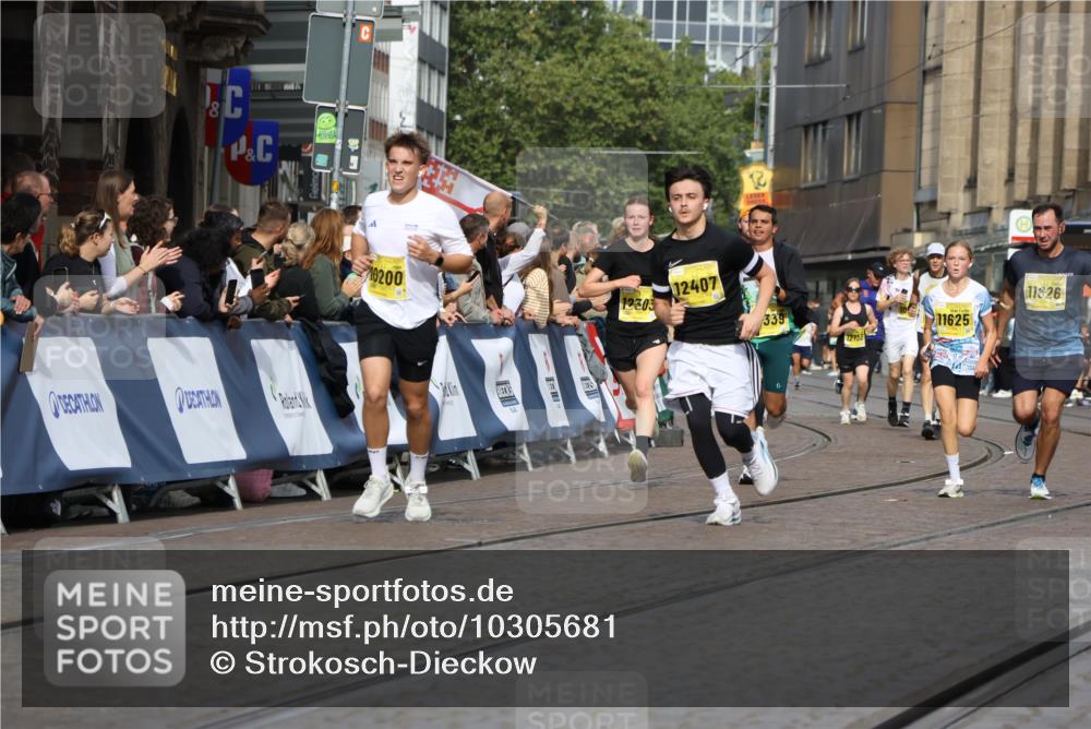 13.09.2026 - 21. swb-Marathon Bremen Strokosch-Dieckow http://msf.ph/oto/10305681 13.09.2026 10:51:07 Ziel 10267, 10537, 10764, 11076, 11087, 11170, 11220, 11753, 11774, 11961, 12052, 12070, 12179, 12309, 12351, 12488, 12560, 13544, 10381, 10471, 10515, 10808, 10887, 11503, 11537, 11801, 11973, 12051, 12133, 12552 meine-sportfotos.de