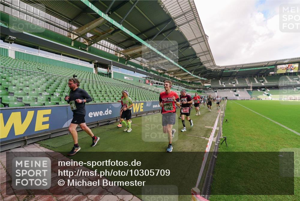 13.09.2026 - 21. swb-Marathon Bremen Michael Burmester http://msf.ph/oto/10305709 13.09.2026 12:56:52 Laufen im Stadion 307, 334, 411, 431, 465, 655, 769, 776, 854, 857, 876, 913, 926, 948, 1010, 1058, 1130, 1254, 1537, 1601, 1645, 1750, 1809, 1900, 1972, 2001, 2040, 2051, 2075, 2122, 2260, 2319, 2324, 2402, 2473, 2493, 2535, 2604, 2634, 2640, 2671, 2761, 2812, 2904, 2948, 3051, 3057, 3078, 3119, 3192, 3202, 3290, 3348, 3411, 3450, 3458, 3508, 3514, 3634, 3685, 3690, 3760, 3813, 3866, 3939, 4101, 4135, 4171, 4316, 4319, 4413, 4455, 4479, 4733, 5277, 5430, 5530, 6106, 107, 2498 meine-sportfotos.de