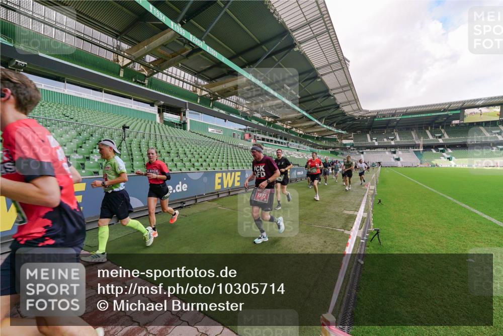 13.09.2026 - 21. swb-Marathon Bremen Michael Burmester http://msf.ph/oto/10305714 13.09.2026 12:56:53 Laufen im Stadion 307, 334, 411, 431, 465, 655, 769, 776, 854, 857, 876, 913, 926, 948, 1010, 1058, 1130, 1254, 1537, 1601, 1645, 1750, 1809, 1900, 1972, 2001, 2040, 2051, 2075, 2122, 2260, 2319, 2324, 2402, 2473, 2493, 2535, 2604, 2634, 2640, 2671, 2761, 2812, 2904, 2948, 3051, 3057, 3078, 3119, 3192, 3202, 3290, 3348, 3411, 3450, 3458, 3508, 3514, 3634, 3685, 3690, 3760, 3813, 3866, 3939, 4101, 4135, 4171, 4316, 4319, 4413, 4455, 4479, 4733, 5277, 5430, 5530, 107, 2498 meine-sportfotos.de