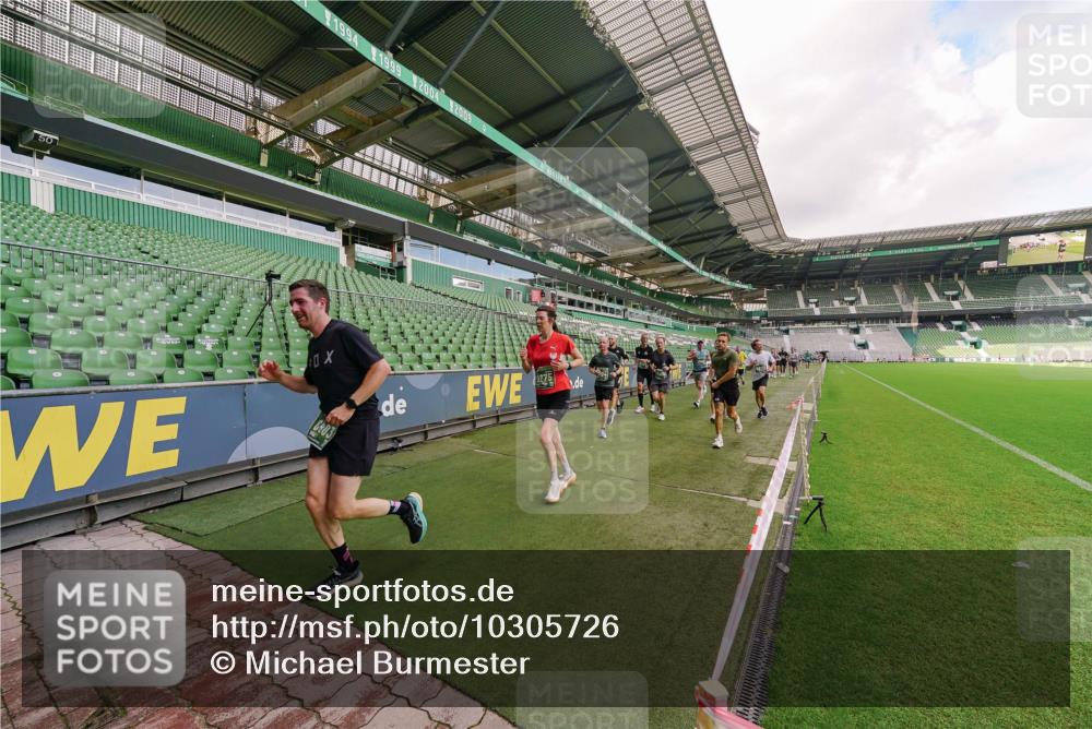 13.09.2026 - 21. swb-Marathon Bremen Michael Burmester http://msf.ph/oto/10305726 13.09.2026 12:56:54 Laufen im Stadion 307, 334, 411, 431, 465, 655, 769, 776, 854, 857, 876, 913, 926, 948, 1010, 1058, 1130, 1254, 1535, 1537, 1601, 1645, 1750, 1809, 1900, 1972, 2001, 2040, 2051, 2075, 2122, 2260, 2324, 2402, 2473, 2493, 2535, 2604, 2634, 2640, 2671, 2761, 2812, 2903, 2904, 2948, 3051, 3057, 3078, 3119, 3192, 3202, 3290, 3348, 3411, 3450, 3458, 3508, 3514, 3634, 3685, 3690, 3760, 3813, 3866, 3939, 4101, 4135, 4171, 4316, 4319, 4413, 4455, 4479, 4733, 5277, 5430, 5530, 107 meine-sportfotos.de