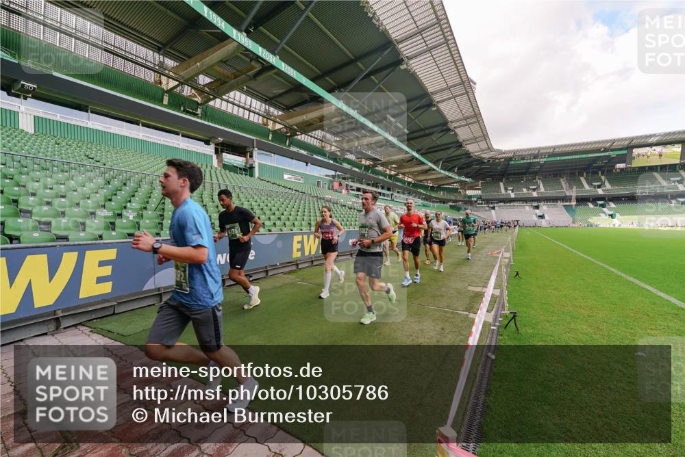 13.09.2026 - 21. swb-Marathon Bremen Michael Burmester http://msf.ph/oto/10305786 13.09.2026 12:57:04 Laufen im Stadion 307, 334, 411, 431, 465, 655, 769, 776, 854, 857, 876, 909, 926, 948, 1010, 1130, 1254, 1535, 1537, 1601, 1750, 1752, 1809, 1881, 1900, 1972, 2001, 2040, 2046, 2051, 2075, 2122, 2260, 2324, 2371, 2402, 2423, 2473, 2493, 2535, 2604, 2634, 2640, 2671, 2761, 2812, 2903, 2904, 2948, 3051, 3078, 3119, 3182, 3202, 3290, 3348, 3411, 3450, 3458, 3508, 3514, 3634, 3685, 3690, 3760, 3813, 3866, 3939, 4101, 4135, 4171, 4316, 4319, 4413, 4455, 4479, 4733, 5277, 5430 meine-sportfotos.de