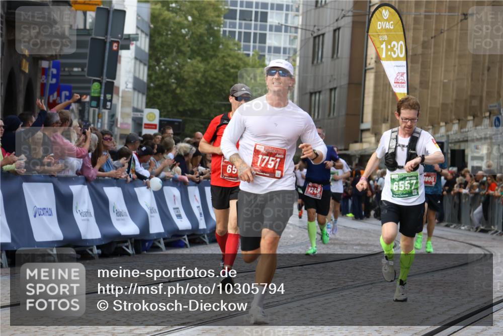 13.09.2026 - 21. swb-Marathon Bremen Strokosch-Dieckow http://msf.ph/oto/10305794 13.09.2026 12:59:39 Ziel 658, 1248, 1508, 1751, 1800, 1993, 2651, 3584, 4096, 6991, 8383, 9533, 807, 1320, 1485, 6557, 8850 meine-sportfotos.de