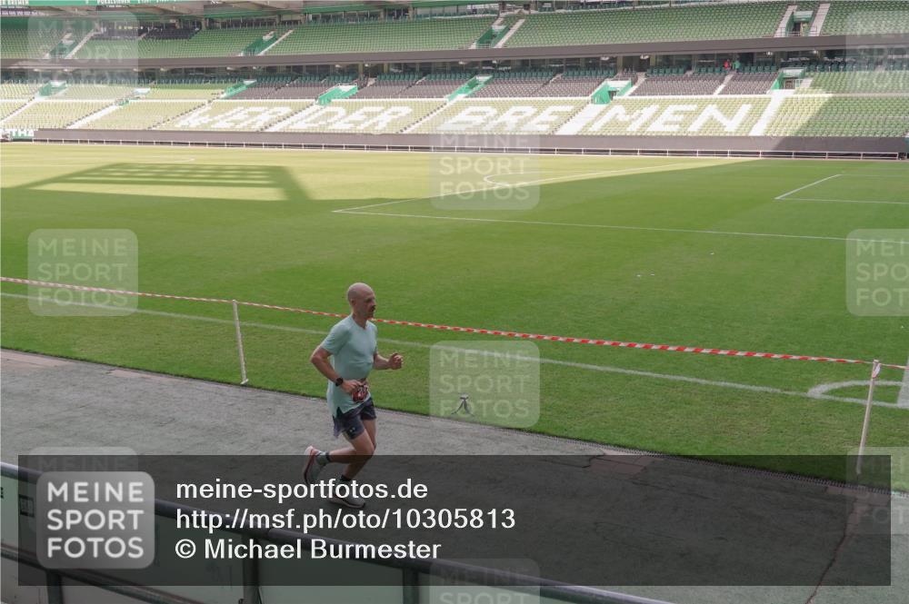 13.09.2026 - 21. swb-Marathon Bremen Michael Burmester http://msf.ph/oto/10305813 13.09.2026 12:03:59 Laufen im Stadion 207, 626, 1231, 1956 meine-sportfotos.de
