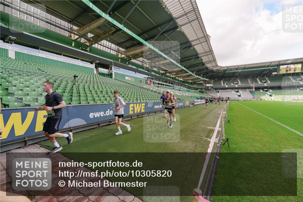 13.09.2026 - 21. swb-Marathon Bremen Michael Burmester http://msf.ph/oto/10305820 13.09.2026 12:57:08 Laufen im Stadion 307, 334, 411, 431, 465, 655, 769, 776, 854, 857, 876, 909, 926, 948, 1010, 1130, 1254, 1535, 1537, 1601, 1750, 1752, 1809, 1881, 1900, 1972, 2001, 2040, 2046, 2051, 2075, 2122, 2260, 2324, 2371, 2402, 2423, 2473, 2493, 2535, 2604, 2634, 2640, 2671, 2761, 2812, 2903, 2904, 2948, 3051, 3078, 3119, 3182, 3202, 3290, 3319, 3348, 3411, 3450, 3458, 3508, 3514, 3634, 3685, 3690, 3760, 3813, 3866, 3939, 4101, 4135, 4171, 4316, 4319, 4455, 4479, 4733 meine-sportfotos.de