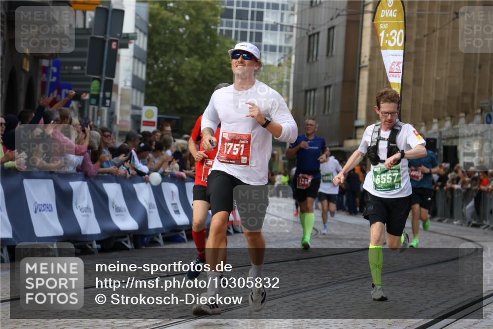 13.09.2026 - 21. swb-Marathon Bremen Strokosch-Dieckow http://msf.ph/oto/10305832 13.09.2026 12:59:39 Ziel 658, 1248, 1508, 1751, 1800, 1993, 2651, 3584, 4096, 6991, 8383, 9533, 807, 1320, 1485, 6557, 8850 meine-sportfotos.de
