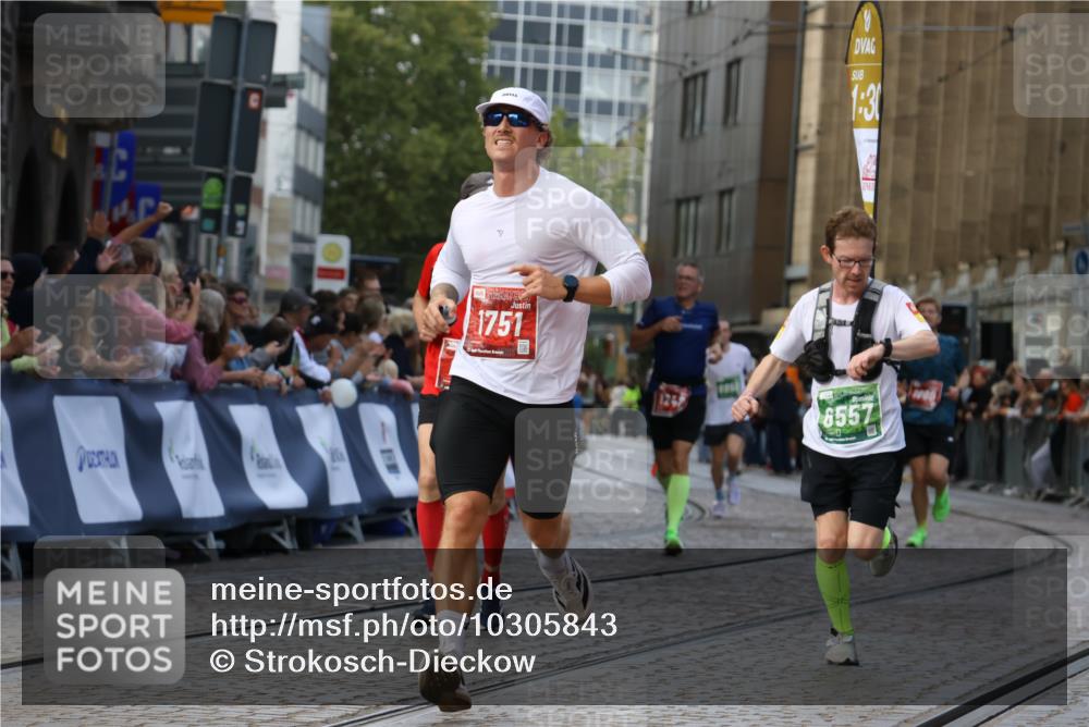 13.09.2026 - 21. swb-Marathon Bremen Strokosch-Dieckow http://msf.ph/oto/10305843 13.09.2026 12:59:39 Ziel 658, 1248, 1508, 1751, 1800, 1993, 2651, 3584, 4096, 6991, 8383, 9533, 807, 1320, 1485, 6557, 8850 meine-sportfotos.de