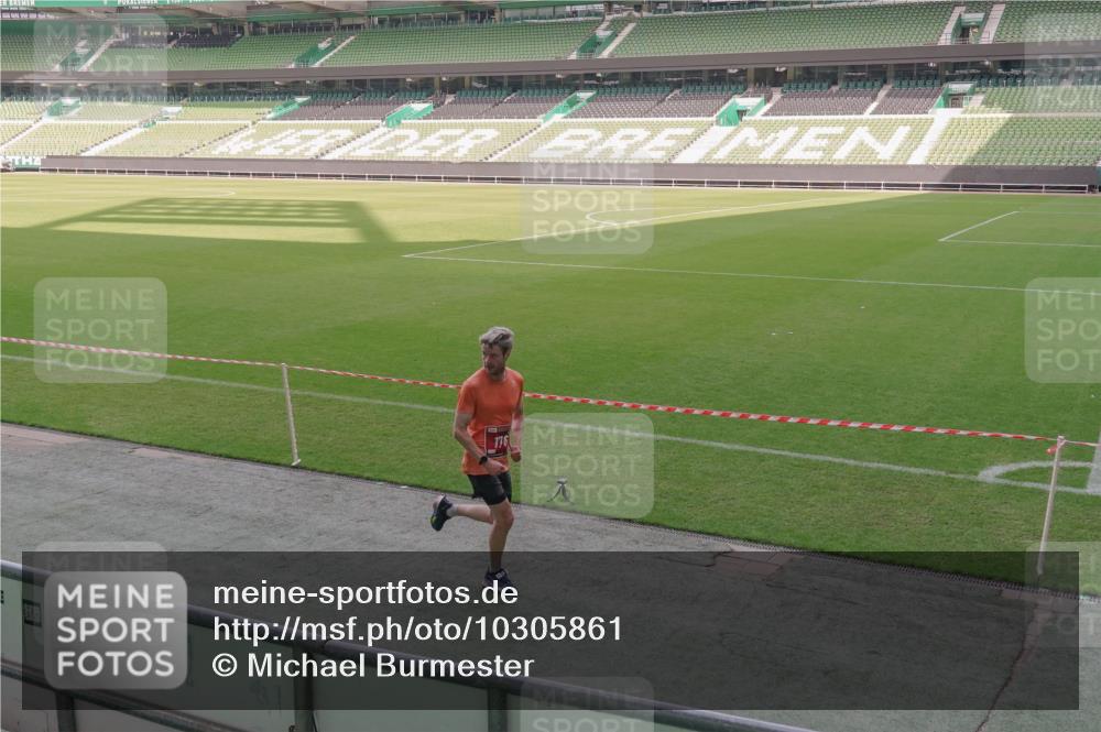 13.09.2026 - 21. swb-Marathon Bremen Michael Burmester http://msf.ph/oto/10305861 13.09.2026 12:05:42 Laufen im Stadion 176, 207, 1231, 1681, 1956 meine-sportfotos.de