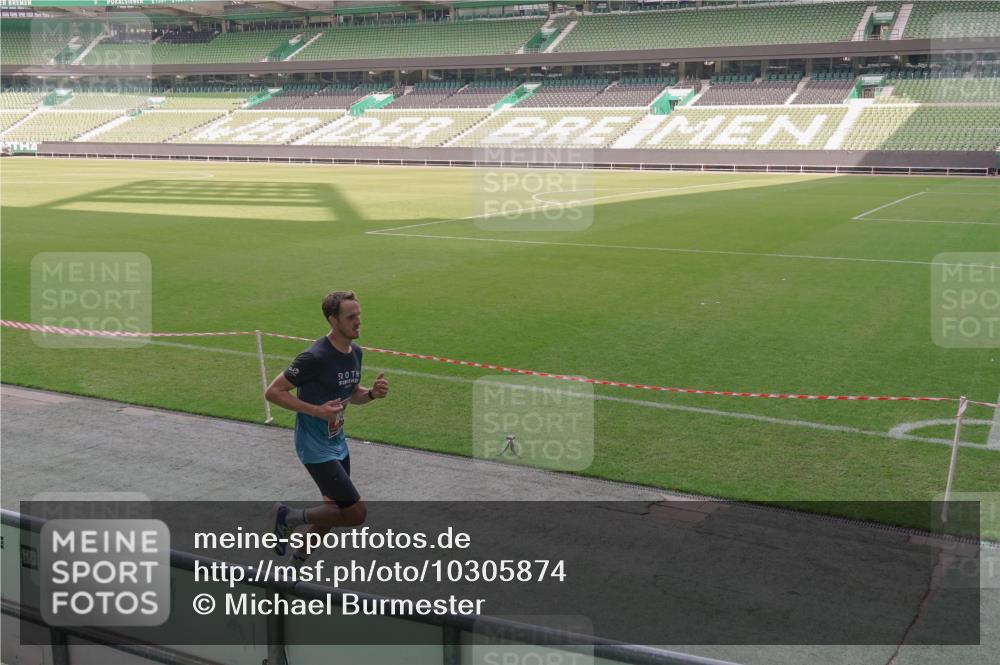 13.09.2026 - 21. swb-Marathon Bremen Michael Burmester http://msf.ph/oto/10305874 13.09.2026 12:06:23 Laufen im Stadion 176, 1091, 1681, 626 meine-sportfotos.de