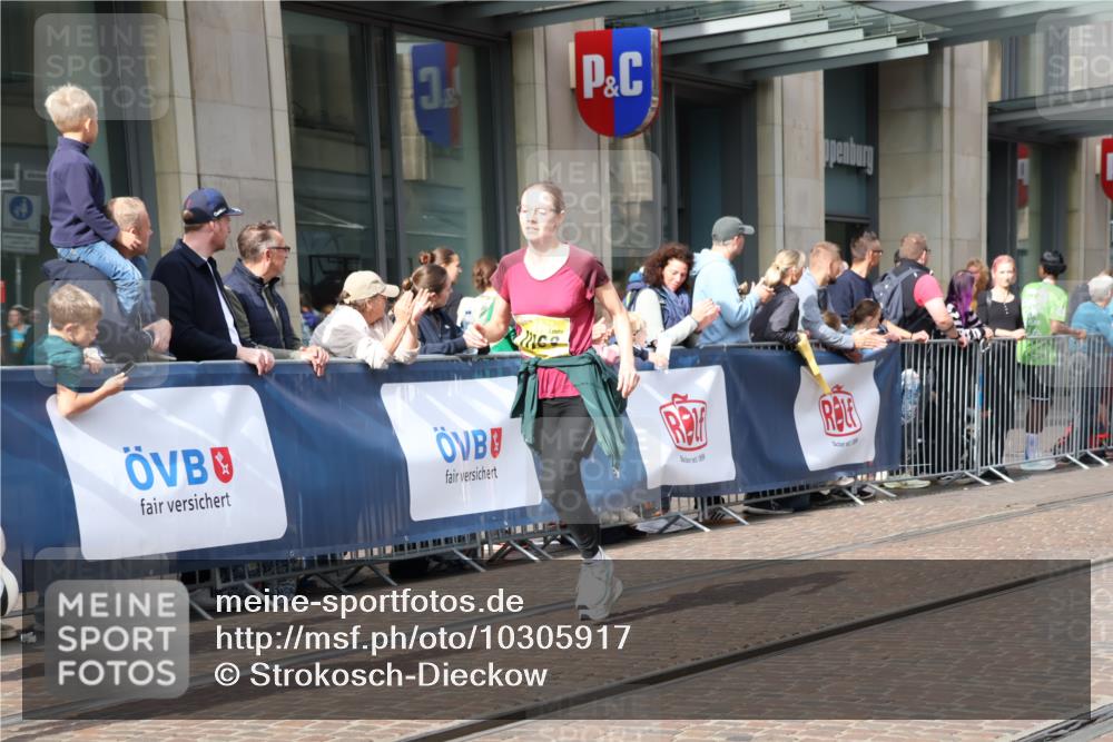 13.09.2026 - 21. swb-Marathon Bremen Strokosch-Dieckow http://msf.ph/oto/10305917 13.09.2026 10:53:20 Ziel 10141, 10174, 10222, 10227, 10478, 10479, 10626, 10684, 10685, 10821, 10838, 10845, 10886, 10905, 11242, 11446, 11489, 11502, 11590, 11596, 11800, 11950, 12056, 12119, 12308, 12331, 12341, 12405, 12492, 13597, 10284, 10448, 10585, 10714, 10757, 10780, 11012, 11168, 11238, 11282, 11379, 11575, 12040, 12170, 12275, 12369, 12398, 12461 meine-sportfotos.de