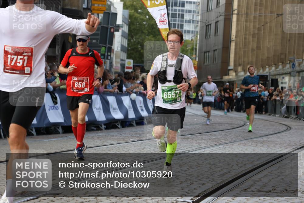 13.09.2026 - 21. swb-Marathon Bremen Strokosch-Dieckow http://msf.ph/oto/10305920 13.09.2026 12:59:41 Ziel 658, 1248, 1508, 1751, 1800, 1993, 2651, 3251, 4096, 8383, 9533, 807, 1320, 1485, 6557, 8850, 9153 meine-sportfotos.de