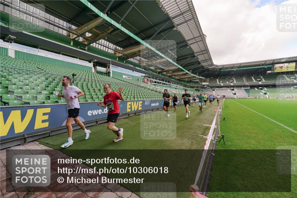 13.09.2026 - 21. swb-Marathon Bremen Michael Burmester http://msf.ph/oto/10306018 13.09.2026 12:57:41 Laufen im Stadion 141, 334, 431, 511, 672, 769, 776, 789, 790, 857, 876, 909, 948, 1010, 1119, 1130, 1191, 1199, 1254, 1281, 1535, 1601, 1642, 1647, 1752, 1809, 1881, 1900, 1931, 1933, 1972, 2001, 2040, 2046, 2051, 2075, 2324, 2343, 2371, 2397, 2402, 2423, 2425, 2473, 2493, 2634, 2640, 2671, 2761, 2771, 2812, 2903, 2904, 3051, 3078, 3138, 3148, 3182, 3186, 3202, 3319, 3338, 3450, 3458, 3514, 3534, 3560, 3634, 3655, 3685, 3690, 3695, 3760, 3813, 3866, 3933, 3939, 4101, 4316, 4319 meine-sportfotos.de