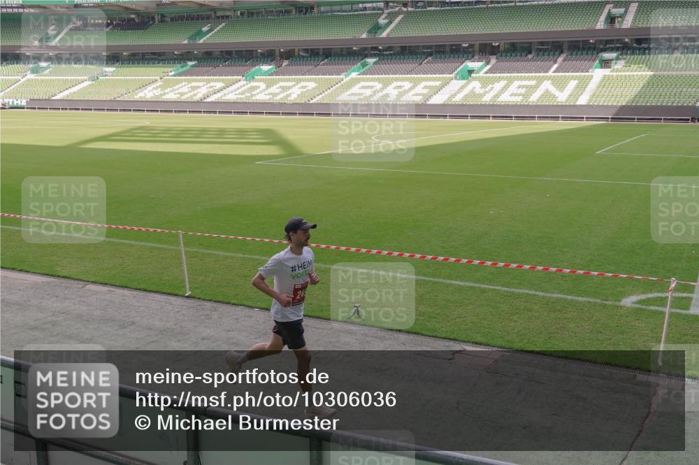 13.09.2026 - 21. swb-Marathon Bremen Michael Burmester http://msf.ph/oto/10306036 13.09.2026 12:14:08 Laufen im Stadion 245, 317, 540, 822, 1149, 1046, 1651, 1671, 2054 meine-sportfotos.de