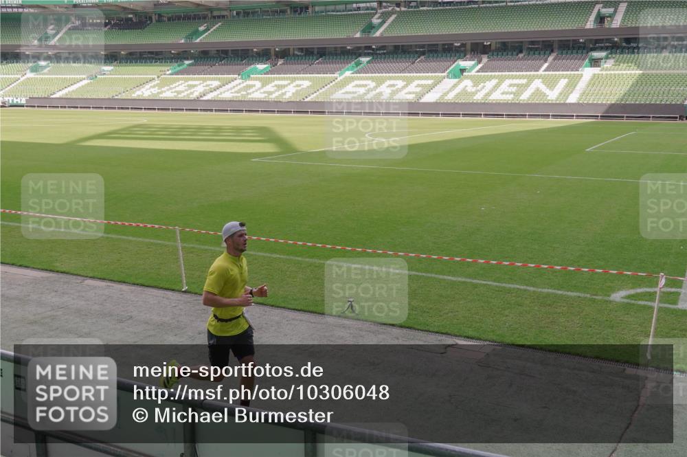 13.09.2026 - 21. swb-Marathon Bremen Michael Burmester http://msf.ph/oto/10306048 13.09.2026 12:14:12 Laufen im Stadion 245, 540, 822, 1149, 1046, 1651, 1671, 2054 meine-sportfotos.de