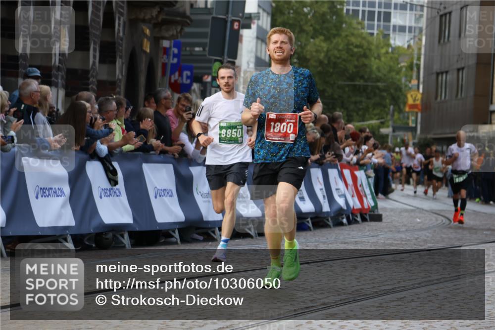 13.09.2026 - 21. swb-Marathon Bremen Strokosch-Dieckow http://msf.ph/oto/10306050 13.09.2026 12:59:45 Ziel 466, 658, 862, 1248, 1800, 1993, 2651, 3251, 4096, 8383, 9533, 807, 1320, 1485, 8850, 9153 meine-sportfotos.de