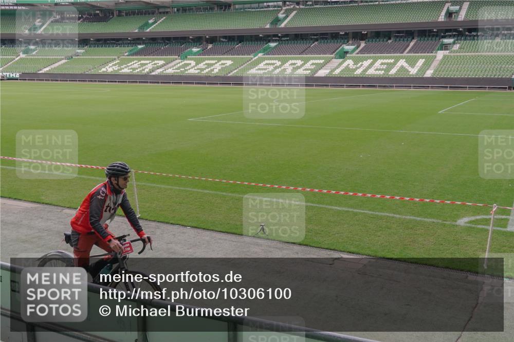 13.09.2026 - 21. swb-Marathon Bremen Michael Burmester http://msf.ph/oto/10306100 13.09.2026 12:16:14 Laufen im Stadion 1028, 1190, 1192, 1263, 1670, 1766, 1997, 317, 443, 796, 1149 meine-sportfotos.de