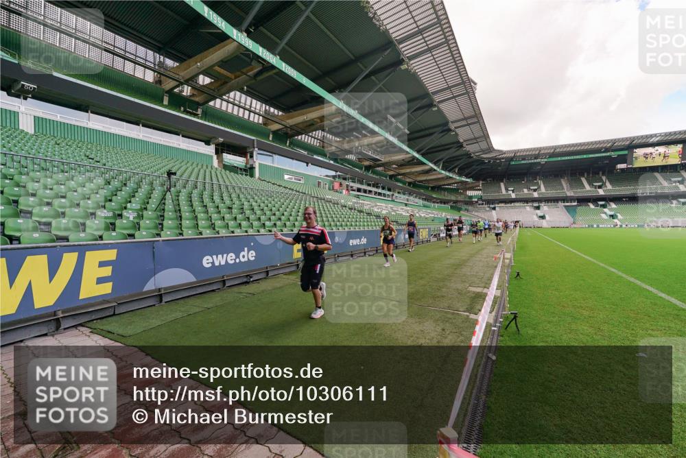 13.09.2026 - 21. swb-Marathon Bremen Michael Burmester http://msf.ph/oto/10306111 13.09.2026 12:58:01 Laufen im Stadion 141, 148, 334, 511, 672, 769, 776, 789, 790, 857, 909, 1010, 1119, 1191, 1199, 1254, 1281, 1535, 1601, 1642, 1647, 1752, 1809, 1881, 1900, 1931, 1933, 2046, 2051, 2075, 2324, 2343, 2367, 2371, 2397, 2402, 2423, 2425, 2493, 2634, 2640, 2671, 2761, 2771, 2807, 2903, 2904, 3051, 3078, 3120, 3138, 3148, 3182, 3186, 3319, 3338, 3435, 3450, 3458, 3514, 3534, 3560, 3634, 3655, 3685, 3690, 3695, 3760, 3813, 3866, 3933, 3939, 4101, 4316, 4319, 205 meine-sportfotos.de