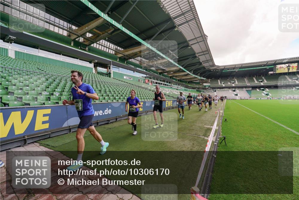 13.09.2026 - 21. swb-Marathon Bremen Michael Burmester http://msf.ph/oto/10306170 13.09.2026 12:58:11 Laufen im Stadion 141, 148, 334, 511, 672, 769, 776, 789, 790, 857, 909, 1010, 1119, 1191, 1199, 1254, 1281, 1535, 1601, 1642, 1647, 1752, 1809, 1881, 1900, 1931, 1933, 2046, 2051, 2075, 2324, 2343, 2367, 2371, 2397, 2402, 2423, 2425, 2493, 2577, 2634, 2640, 2671, 2771, 2807, 2903, 2904, 3021, 3051, 3078, 3120, 3138, 3148, 3182, 3186, 3319, 3338, 3435, 3450, 3458, 3514, 3534, 3560, 3634, 3655, 3685, 3690, 3695, 3760, 3813, 3866, 3933, 3939, 4101, 4316, 4319, 205 meine-sportfotos.de