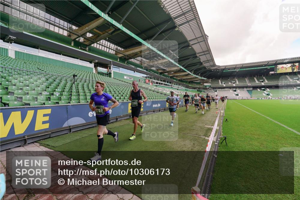 13.09.2026 - 21. swb-Marathon Bremen Michael Burmester http://msf.ph/oto/10306173 13.09.2026 12:58:12 Laufen im Stadion 141, 148, 334, 511, 672, 769, 776, 789, 790, 857, 909, 1010, 1119, 1191, 1199, 1254, 1281, 1535, 1601, 1642, 1647, 1752, 1809, 1881, 1900, 1931, 1933, 2046, 2051, 2075, 2324, 2343, 2367, 2371, 2397, 2402, 2423, 2425, 2493, 2577, 2640, 2671, 2771, 2807, 2903, 2904, 3021, 3051, 3078, 3120, 3138, 3148, 3182, 3186, 3319, 3338, 3435, 3450, 3458, 3514, 3534, 3560, 3634, 3655, 3685, 3690, 3695, 3760, 3813, 3866, 3933, 3939, 4101, 4316, 4319, 205 meine-sportfotos.de