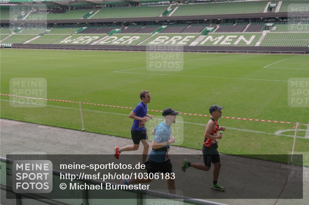 13.09.2026 - 21. swb-Marathon Bremen Michael Burmester http://msf.ph/oto/10306183 13.09.2026 12:17:15 Laufen im Stadion 513, 917, 1154, 1190, 1192, 1263, 245, 317, 540, 796, 822, 1149 meine-sportfotos.de