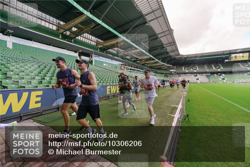 13.09.2026 - 21. swb-Marathon Bremen Michael Burmester http://msf.ph/oto/10306206 13.09.2026 12:58:16 Laufen im Stadion 141, 148, 226, 334, 511, 672, 769, 776, 789, 790, 857, 909, 972, 1010, 1119, 1191, 1199, 1254, 1281, 1535, 1642, 1647, 1752, 1809, 1881, 1900, 1931, 1933, 2046, 2051, 2075, 2324, 2343, 2367, 2371, 2397, 2402, 2423, 2425, 2493, 2577, 2640, 2771, 2807, 2885, 2903, 2904, 2979, 3021, 3051, 3078, 3098, 3120, 3138, 3148, 3182, 3186, 3233, 3319, 3338, 3435, 3450, 3458, 3514, 3534, 3560, 3634, 3655, 3685, 3690, 3695, 3760, 3866, 3933, 3934, 3939, 4101, 4316, 4319, 205 meine-sportfotos.de
