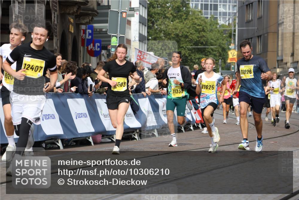13.09.2026 - 21. swb-Marathon Bremen Strokosch-Dieckow http://msf.ph/oto/10306210 13.09.2026 10:51:09 Ziel 10200, 10267, 10537, 10764, 11076, 11087, 11170, 11753, 11961, 12004, 12052, 12070, 12179, 12351, 12488, 12560, 13544, 10381, 10471, 10515, 10825, 10887, 10984, 11503, 11801, 11973, 12051, 12133, 12548, 12552 meine-sportfotos.de