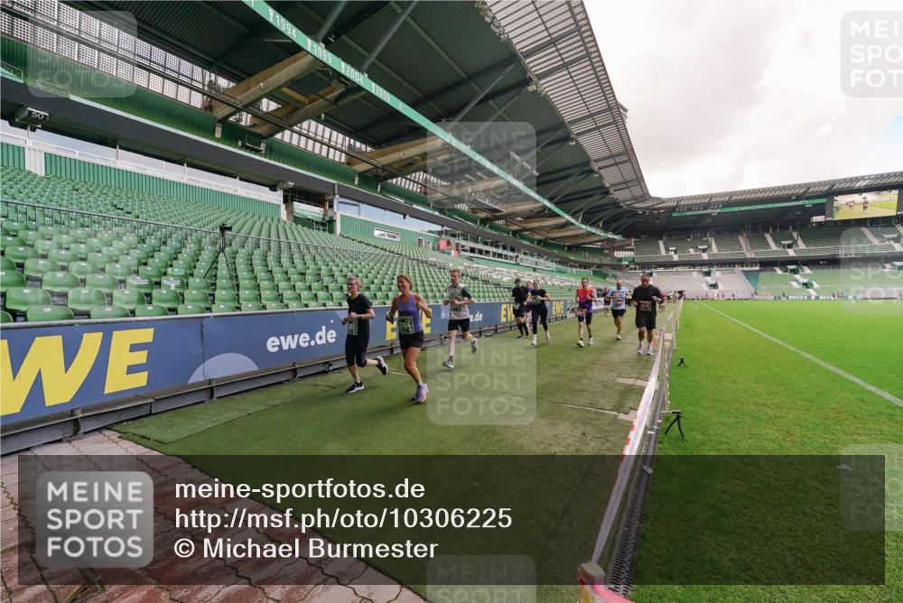 13.09.2026 - 21. swb-Marathon Bremen Michael Burmester http://msf.ph/oto/10306225 13.09.2026 12:58:19 Laufen im Stadion 141, 148, 191, 226, 334, 511, 672, 776, 789, 790, 857, 909, 972, 1010, 1119, 1191, 1199, 1254, 1281, 1535, 1642, 1647, 1752, 1809, 1881, 1900, 1931, 1933, 2046, 2051, 2075, 2324, 2343, 2367, 2371, 2397, 2402, 2423, 2425, 2493, 2577, 2640, 2771, 2807, 2827, 2885, 2903, 2904, 2979, 3021, 3051, 3078, 3098, 3120, 3138, 3148, 3182, 3186, 3233, 3319, 3338, 3435, 3450, 3514, 3534, 3560, 3634, 3655, 3685, 3690, 3695, 3760, 3866, 3933, 3934, 3939, 4101, 4316, 4319, 205 meine-sportfotos.de