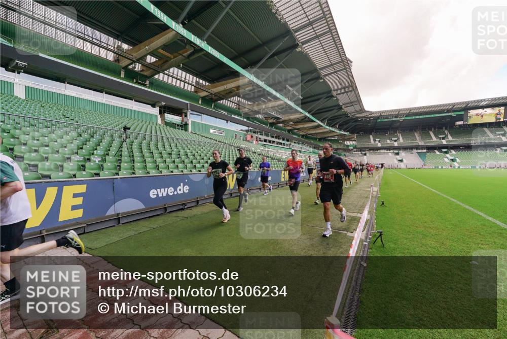 13.09.2026 - 21. swb-Marathon Bremen Michael Burmester http://msf.ph/oto/10306234 13.09.2026 12:58:21 Laufen im Stadion 141, 148, 191, 226, 334, 511, 672, 776, 789, 790, 909, 972, 1010, 1119, 1191, 1199, 1254, 1281, 1535, 1642, 1647, 1752, 1809, 1881, 1900, 1931, 1933, 2046, 2051, 2075, 2210, 2324, 2343, 2367, 2371, 2397, 2402, 2423, 2425, 2493, 2577, 2640, 2771, 2807, 2827, 2885, 2903, 2904, 2979, 3021, 3051, 3078, 3098, 3120, 3138, 3148, 3182, 3186, 3233, 3319, 3338, 3435, 3450, 3514, 3534, 3560, 3634, 3655, 3685, 3690, 3695, 3760, 3866, 3933, 3934, 3939, 4101, 4316, 4319, 205 meine-sportfotos.de