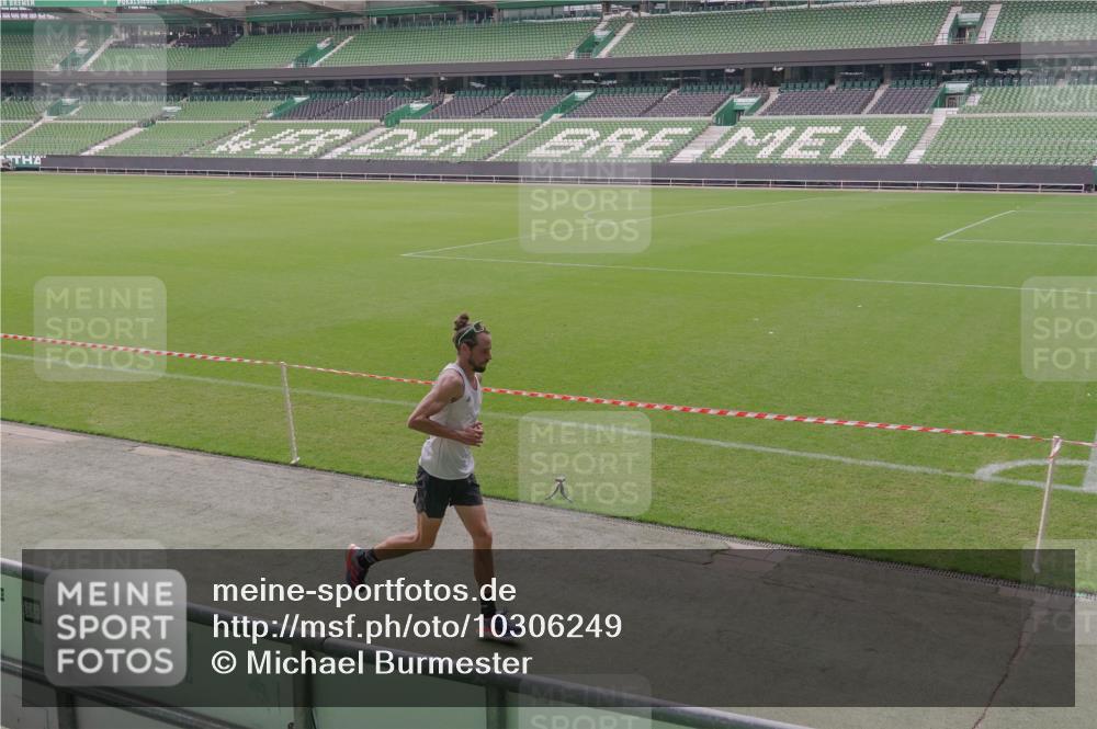 13.09.2026 - 21. swb-Marathon Bremen Michael Burmester http://msf.ph/oto/10306249 13.09.2026 12:21:24 Laufen im Stadion 634, 642, 1957, 513, 917, 1154, 1190, 1238 meine-sportfotos.de