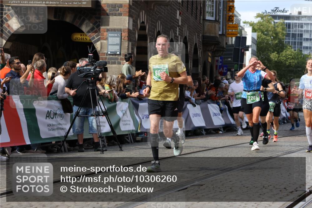 13.09.2026 - 21. swb-Marathon Bremen Strokosch-Dieckow http://msf.ph/oto/10306260 13.09.2026 13:30:17 Ziel 109, 454, 716, 1173, 1205, 1308, 1611, 1653, 1759, 1780, 1848, 1861, 2126, 3190, 3320, 3618, 3667, 3908, 4115, 4524, 4575, 5039, 5198, 5348, 5631, 6127, 6225, 6720, 6992, 6994, 7093, 8110, 8267, 8470, 8612, 8771, 8899, 9049, 9104, 9125, 1067, 2265, 2900, 3163, 3164, 3425, 4058, 4415, 4748, 5506, 6988, 7821, 8090, 8105, 8116, 8117, 8169, 8314, 8494, 8762, 8878, 8966, 9011, 9015, 9108, 9412, 9695 meine-sportfotos.de