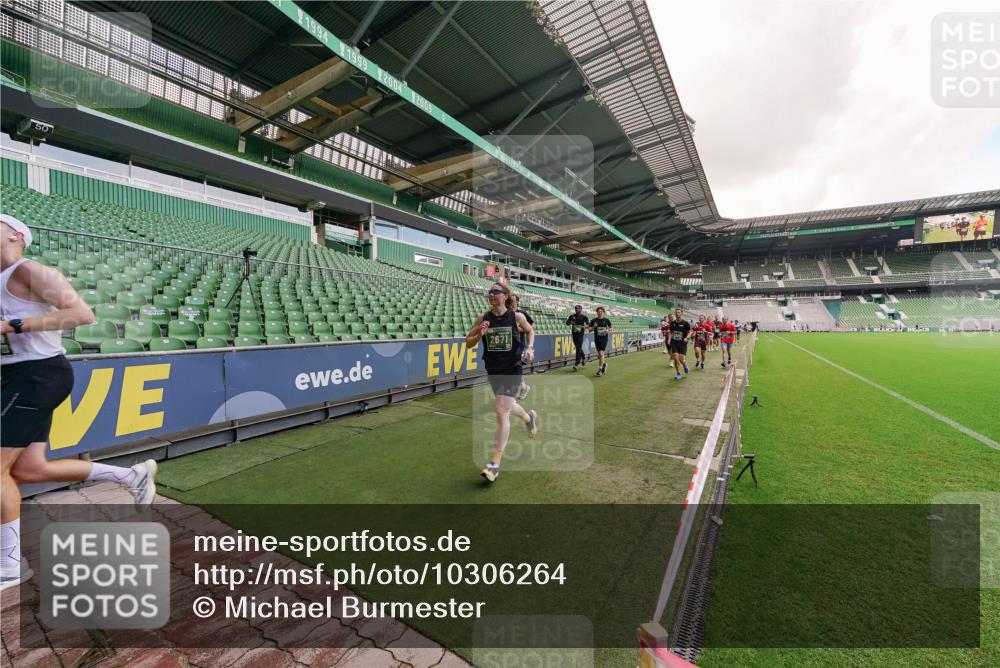13.09.2026 - 21. swb-Marathon Bremen Michael Burmester http://msf.ph/oto/10306264 13.09.2026 12:58:26 Laufen im Stadion 141, 148, 191, 226, 334, 511, 672, 776, 789, 790, 909, 972, 1010, 1119, 1191, 1199, 1254, 1281, 1535, 1642, 1647, 1752, 1809, 1881, 1900, 1931, 1933, 2046, 2051, 2075, 2210, 2324, 2343, 2367, 2371, 2397, 2402, 2423, 2425, 2493, 2577, 2771, 2807, 2827, 2885, 2903, 2904, 2979, 3021, 3051, 3078, 3098, 3120, 3138, 3148, 3182, 3186, 3233, 3319, 3338, 3435, 3450, 3516, 3534, 3560, 3634, 3655, 3685, 3690, 3695, 3760, 3866, 3933, 3934, 3939, 4101, 4316, 4319, 205 meine-sportfotos.de
