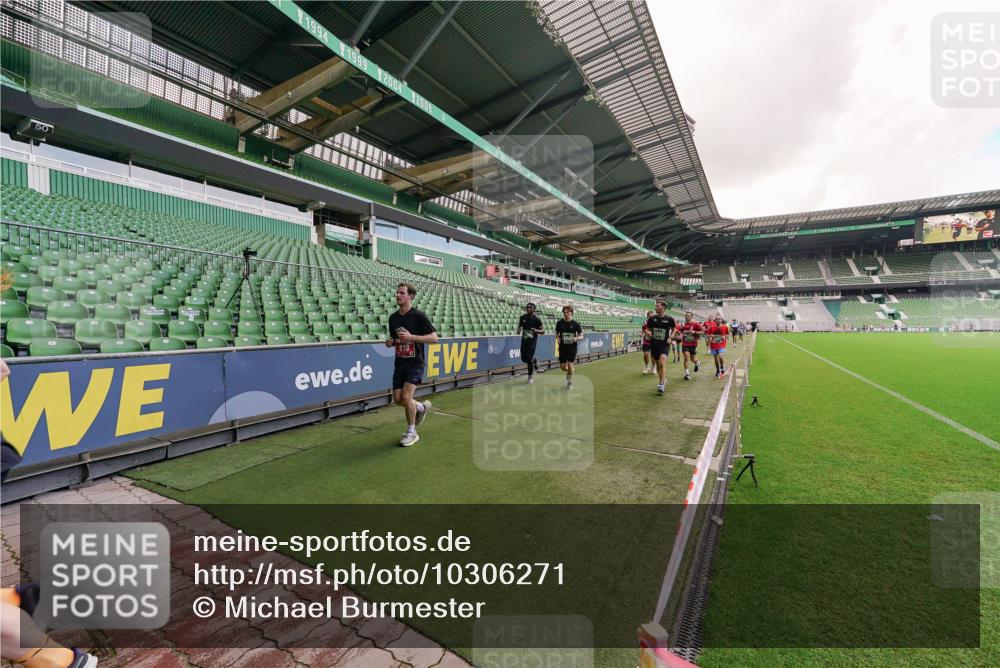 13.09.2026 - 21. swb-Marathon Bremen Michael Burmester http://msf.ph/oto/10306271 13.09.2026 12:58:27 Laufen im Stadion 141, 148, 191, 226, 334, 511, 672, 776, 789, 790, 909, 972, 1010, 1119, 1191, 1199, 1254, 1281, 1535, 1642, 1647, 1752, 1809, 1881, 1900, 1931, 1933, 2046, 2051, 2075, 2210, 2324, 2343, 2367, 2371, 2397, 2402, 2423, 2425, 2493, 2577, 2771, 2807, 2827, 2885, 2903, 2904, 2979, 3021, 3051, 3098, 3120, 3138, 3148, 3182, 3186, 3233, 3319, 3338, 3435, 3450, 3516, 3534, 3560, 3634, 3655, 3685, 3690, 3695, 3760, 3866, 3933, 3934, 3939, 4101, 4316, 4319, 205 meine-sportfotos.de