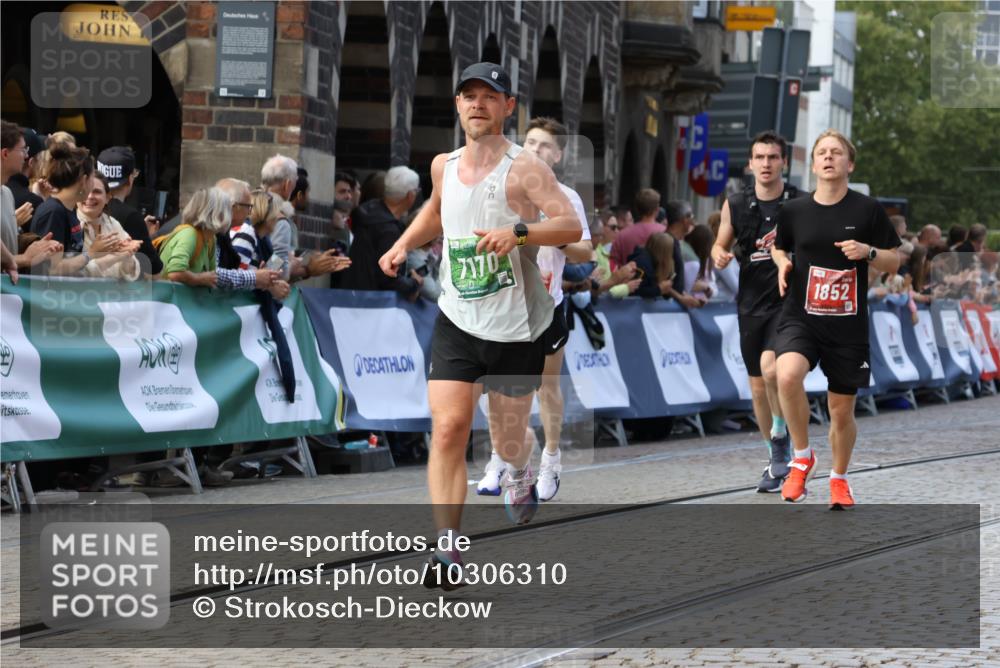 13.09.2026 - 21. swb-Marathon Bremen Strokosch-Dieckow http://msf.ph/oto/10306310 13.09.2026 13:00:04 Ziel 126, 277, 466, 807, 862, 1320, 1485, 1852, 4964, 5316, 5828, 6557, 8850, 671, 912, 1571, 1758, 7015, 7170, 8689 meine-sportfotos.de
