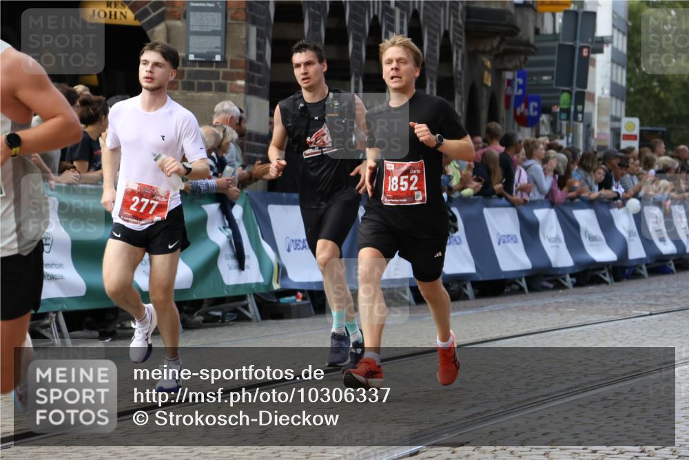 13.09.2026 - 21. swb-Marathon Bremen Strokosch-Dieckow http://msf.ph/oto/10306337 13.09.2026 13:00:05 Ziel 126, 277, 466, 807, 862, 1320, 1485, 1852, 4964, 5316, 5828, 6557, 8850, 671, 912, 1571, 7015, 8689 meine-sportfotos.de