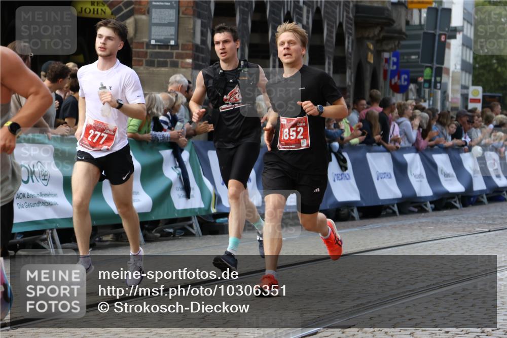 13.09.2026 - 21. swb-Marathon Bremen Strokosch-Dieckow http://msf.ph/oto/10306351 13.09.2026 13:00:05 Ziel 126, 277, 466, 807, 862, 1320, 1485, 1852, 4964, 5316, 5828, 6557, 8850, 671, 912, 1571, 7015, 8689 meine-sportfotos.de