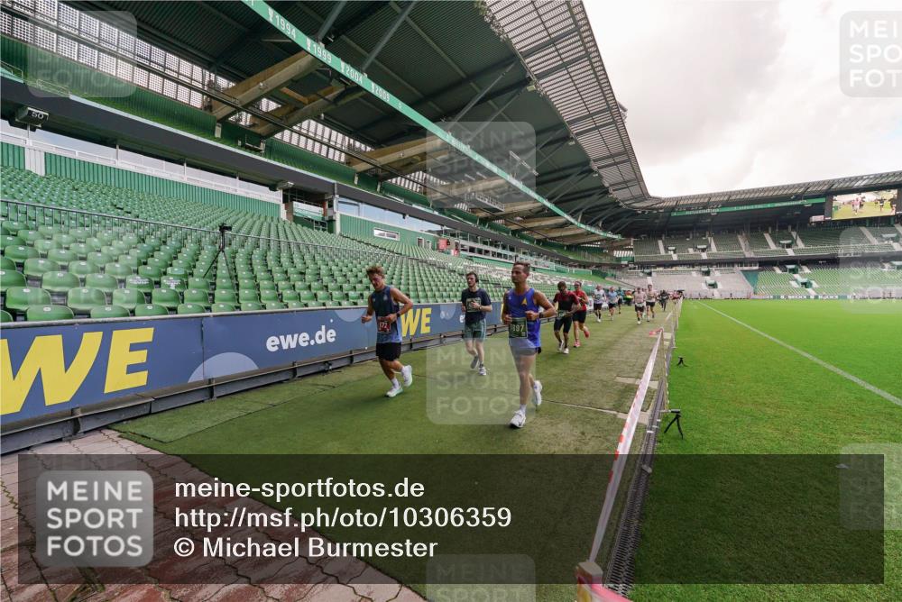 13.09.2026 - 21. swb-Marathon Bremen Michael Burmester http://msf.ph/oto/10306359 13.09.2026 12:58:41 Laufen im Stadion 141, 148, 191, 226, 232, 334, 511, 672, 745, 776, 789, 790, 909, 972, 1010, 1080, 1119, 1166, 1191, 1199, 1254, 1281, 1516, 1535, 1642, 1647, 1752, 1881, 1931, 1933, 2046, 2210, 2324, 2343, 2367, 2371, 2397, 2402, 2423, 2425, 2577, 2771, 2807, 2827, 2885, 2899, 2903, 2904, 2953, 2979, 3015, 3021, 3051, 3098, 3120, 3124, 3138, 3148, 3182, 3186, 3190, 3233, 3319, 3338, 3435, 3516, 3531, 3534, 3560, 3652, 3655, 3685, 3690, 3695, 3866, 3933, 3934, 3939, 4101, 4319, 205 meine-sportfotos.de