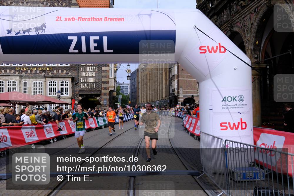 13.09.2026 - 21. swb-Marathon Bremen Tim E. http://msf.ph/oto/10306362 13.09.2026 10:50:06 Ziel 10508, 10593, 10709, 10966, 11005, 11007, 11035, 11183, 11717, 12380 meine-sportfotos.de
