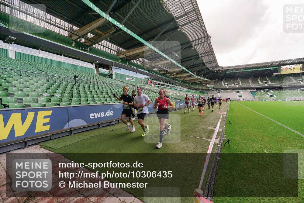 13.09.2026 - 21. swb-Marathon Bremen Michael Burmester http://msf.ph/oto/10306435 13.09.2026 12:58:56 Laufen im Stadion 141, 148, 191, 226, 232, 334, 511, 672, 745, 789, 790, 909, 972, 1080, 1119, 1166, 1191, 1199, 1281, 1516, 1535, 1642, 1647, 1752, 1881, 1931, 1933, 2046, 2210, 2289, 2343, 2367, 2371, 2397, 2423, 2425, 2570, 2577, 2771, 2806, 2807, 2827, 2885, 2899, 2903, 2953, 2961, 2979, 3015, 3021, 3098, 3120, 3124, 3138, 3148, 3182, 3186, 3190, 3233, 3319, 3338, 3435, 3516, 3531, 3534, 3560, 3652, 3655, 3685, 3695, 3933, 3934, 205 meine-sportfotos.de