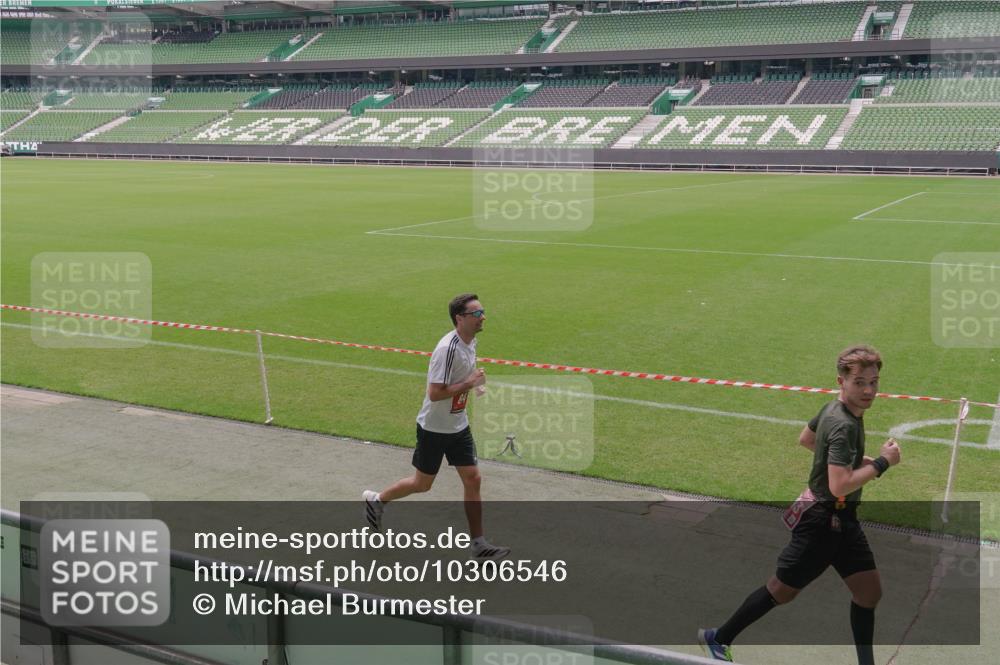 13.09.2026 - 21. swb-Marathon Bremen Michael Burmester http://msf.ph/oto/10306546 13.09.2026 12:26:53 Laufen im Stadion 103, 206, 238, 322, 420, 447, 841, 875, 968, 1187, 1352, 1840, 2032, 2044, 2143, 129, 149, 236, 289, 798, 1483, 1490, 1567 meine-sportfotos.de