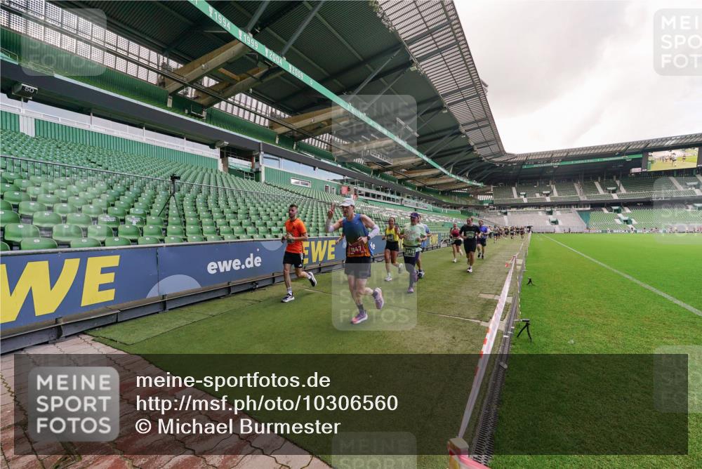 13.09.2026 - 21. swb-Marathon Bremen Michael Burmester http://msf.ph/oto/10306560 13.09.2026 12:59:19 Laufen im Stadion 141, 148, 191, 226, 232, 260, 342, 511, 672, 745, 789, 790, 972, 1080, 1119, 1166, 1191, 1199, 1209, 1281, 1493, 1494, 1516, 1642, 1647, 1931, 1933, 2088, 2210, 2289, 2343, 2367, 2397, 2425, 2481, 2517, 2570, 2577, 2686, 2771, 2806, 2807, 2827, 2885, 2899, 2914, 2953, 2961, 2979, 3015, 3021, 3098, 3120, 3124, 3138, 3148, 3186, 3190, 3233, 3273, 3338, 3435, 3516, 3531, 3534, 3560, 3652, 3655, 3695, 3861, 3930, 3933, 3934, 205 meine-sportfotos.de